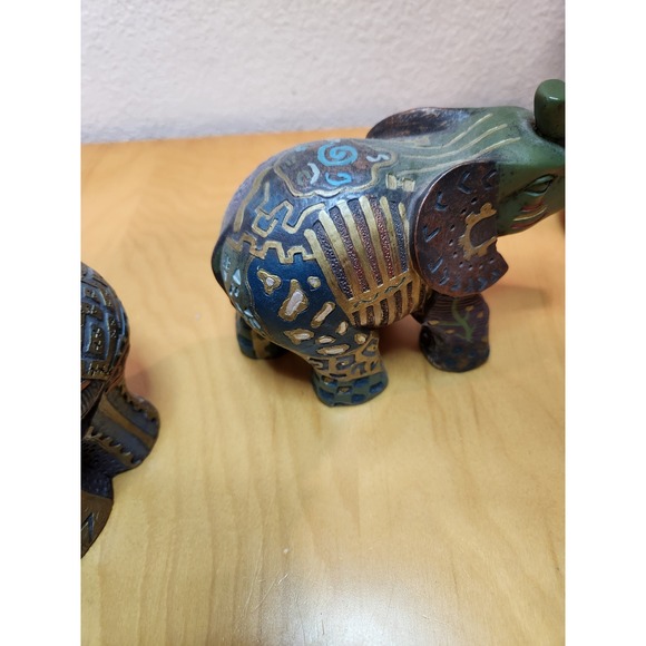 Hand Painted Elephant Figurines Set of 2 Tribal Folk Art Decor Made in China - Picture 4 of 8